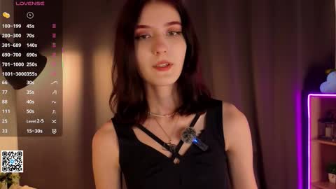 Snapshot of dionneslupe chatting on 18, 10, 2025 Ness online show from 18, 10, 2025