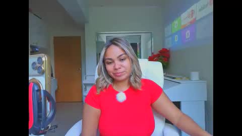 diosadeluniverso_ online show from 12, 4, 2026