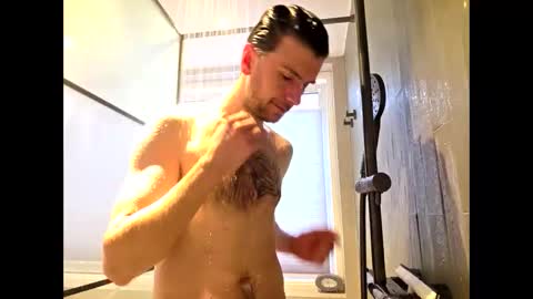 Snapshot of dirkbig23cm chatting on 18, 12, 2025 Dirk online show from 18, 12, 2025