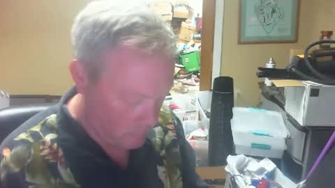 DirtkPitt Fun guy working online show from 21, 12, 2024