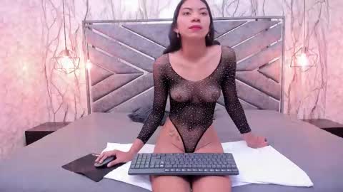 Snapshot of dirty_miia chatting on 24, 11, 2025 MIA online show from 24, 11, 2025