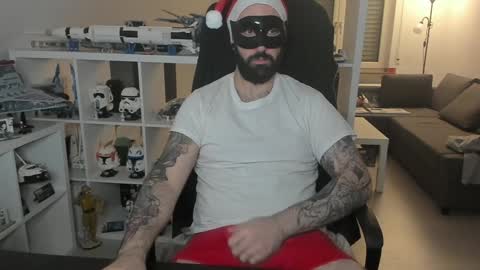 Snapshot of dirtybalws chatting on 25, 12, 2024 Robert online show from 25, 12, 2024