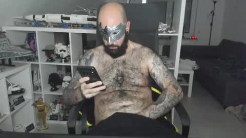 Snapshot of dirtybalws chatting on 26, 10, 2025 Robert online show from 26, 10, 2025