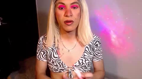 Snapshot of dirtydanezka chatting on 18, 11, 2025 dirtydanezka online show from 18, 11, 2025