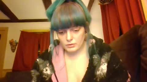 Snapshot of dirtyxhippie21 chatting on 7, 11, 2025 Crystal online show from 7, 11, 2025