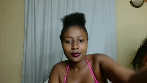 Snapshot of disah_002 chatting on 22, 10, 2025 disah_002 online show from 22, 10, 2025