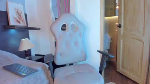 Alejandra online show from 18, 2, 2025