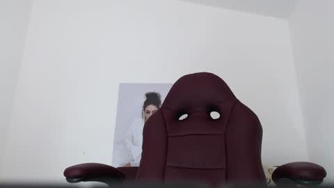 Diva online show from 1, 2, 2025