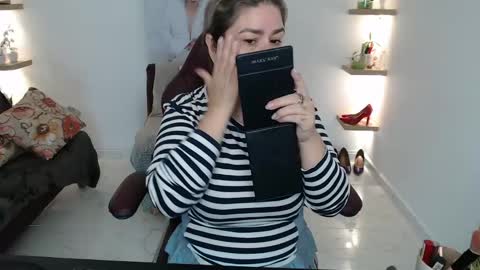 Snapshot of diva_milf chatting on 30, 4, 2026 Diva online show from 30, 4, 2026