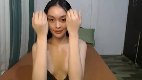 Snapshot of divina_graciaxx chatting on 5, 2, 2026 DIVINA online show from 5, 2, 2026