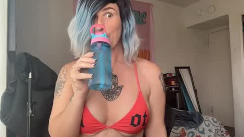 Snapshot of divinathedivine chatting on 3, 10, 2025 divinathedivine online show from 3, 10, 2025