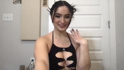 Snapshot of divinehips chatting on 12, 1, 2025 Divine Hips online show from 12, 1, 2025