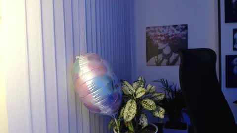 Snapshot of divineisis chatting on 25, 10, 2025 Hera online show from 25, 10, 2025