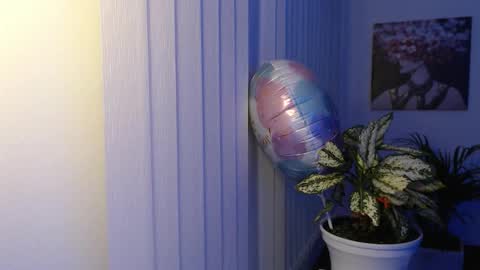 Snapshot of divineisis chatting on 26, 11, 2025 Hera online show from 26, 11, 2025