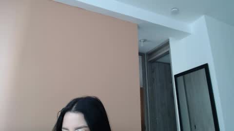 Snapshot of divineisis chatting on 28, 4, 2026 Hera online show from 28, 4, 2026