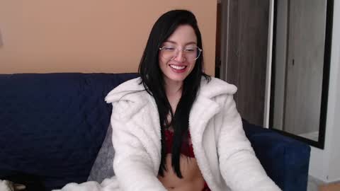 Snapshot of divineisis chatting on 11, 5, 2026 Hera online show from 11, 5, 2026