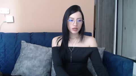 Snapshot of divineisis chatting on 25, 5, 2026 Hera online show from 25, 5, 2026