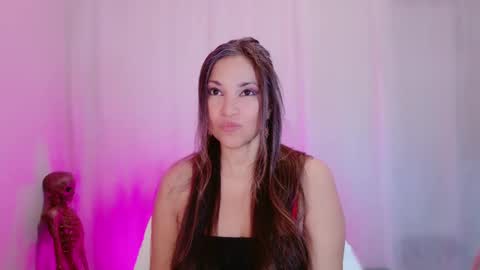 Snapshot of divinelynn chatting on 23, 2, 2025 DivineLynn online show from 23, 2, 2025