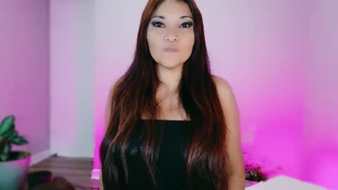 Snapshot of divinelynn chatting on 2, 11, 2025 DivineLynn online show from 2, 11, 2025