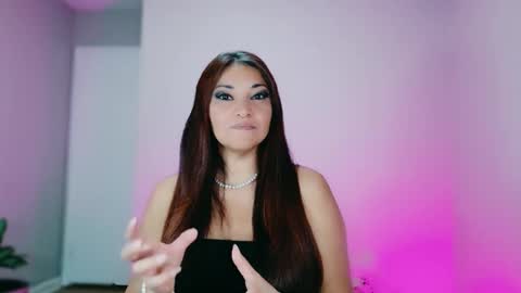 Snapshot of divinelynn chatting on 6, 11, 2025 DivineLynn online show from 6, 11, 2025