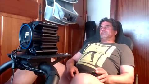 divitimido online show from 28, 10, 2025