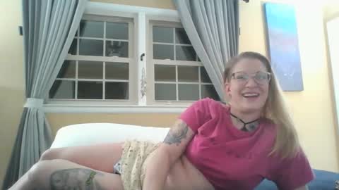 dixie_comanche online show from 8, 1, 2025