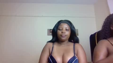 Snapshot of dixie_slutty2 chatting on 17, 9, 2025 Dixie online show from 17, 9, 2025