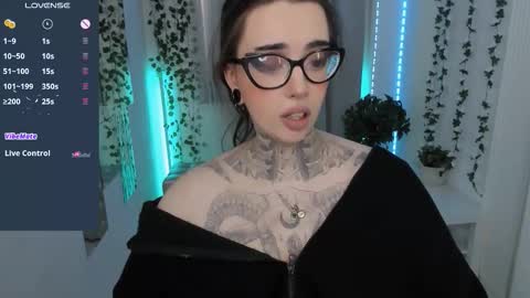 dixipixi_ online show from 18, 3, 2026