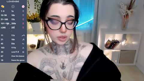 dixipixi_ online show from 29, 3, 2026