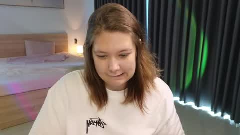 Jenia online show from 15, 5, 2026