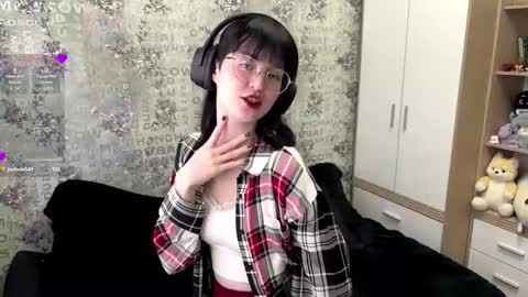 Annie PVT IS OPEN online show from 24, 9, 2025