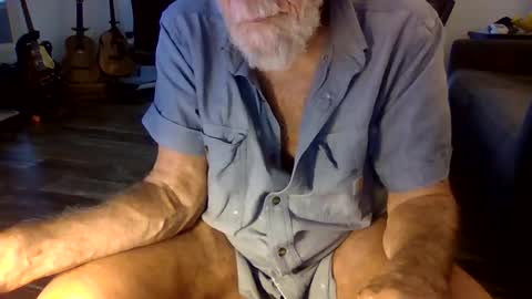 Snapshot of dogluc7 chatting on 27, 4, 2026 dogluc7 online show from 27, 4, 2026