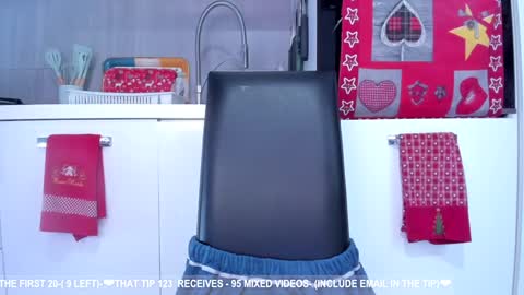 Snapshot of dolce4you69 chatting on 29, 12, 2024 Dea----IF YOU WANT TO SUPPORT ME -Purshase subscribtions scroll BIO  THANK YOU LOVE - online show from 29, 12, 2024