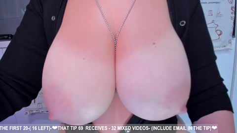 Snapshot of dolce4you69 chatting on 7, 1, 2025 Dea----IF YOU WANT TO SUPPORT ME -Purshase subscribtions scroll BIO  THANK YOU LOVE - online show from 7, 1, 2025