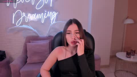 Dolcie  online show from 15, 1, 2025