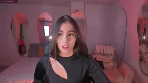 Dolcie  online show from 18, 2, 2025