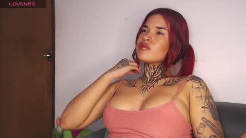 Snapshot of doll_and_thebrown chatting on 29, 5, 2026 doll_and_thebrown online show from 29, 5, 2026