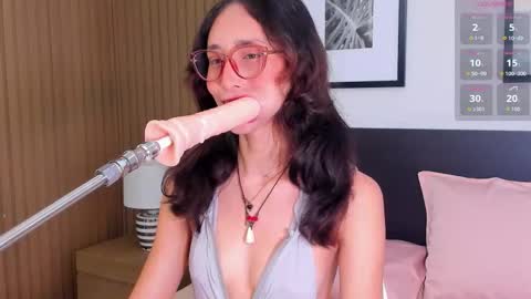 Bella  online show from 21, 11, 2025