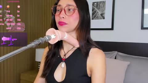 Snapshot of doll_bella_ chatting on 18, 4, 2026 Bella online show from 18, 4, 2026