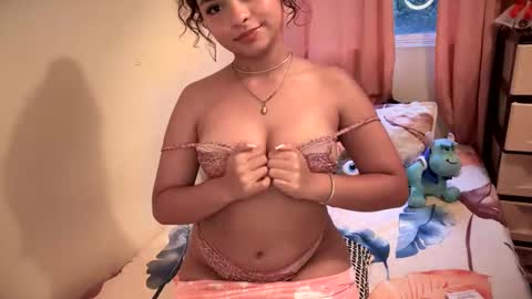 Snapshot of doll_dolcce chatting on 11, 10, 2025 doll dolcce online show from 11, 10, 2025