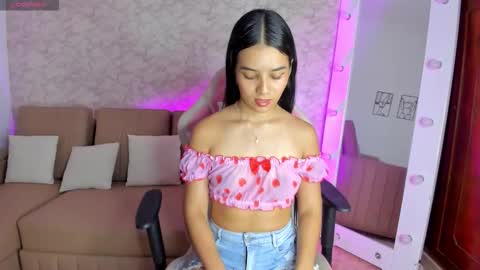 Snapshot of doll_kata chatting on 8, 10, 2025 doll_kata online show from 8, 10, 2025