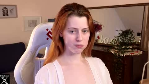Snapshot of doll_lesli chatting on 6, 3, 2025 Your doll Lesli online show from 6, 3, 2025