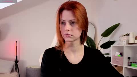 Snapshot of doll_lesli chatting on 19, 9, 2025 Your doll Lesli online show from 19, 9, 2025