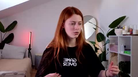 Snapshot of doll_lesli chatting on 10, 10, 2025 Your doll Lesli online show from 10, 10, 2025