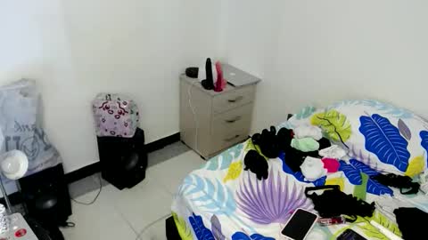 Snapshot of doll_sary chatting on 18, 4, 2026 Catherine XXX online show from 18, 4, 2026