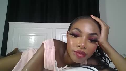 Snapshot of dolldol18 chatting on 28, 2, 2025 Doll online show from 28, 2, 2025