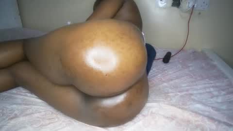 Snapshot of dollqueen_ chatting on 10, 9, 2025 dollqueen_ online show from 10, 9, 2025