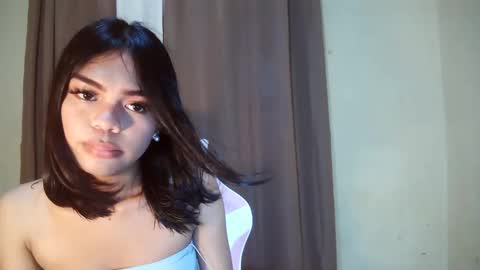 Snapshot of dolly_angel2 chatting on 8, 12, 2024 dolly_angel2 online show from 8, 12, 2024