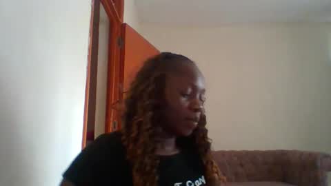 Snapshot of dollyvee chatting on 4, 5, 2026 dollyvee online show from 4, 5, 2026