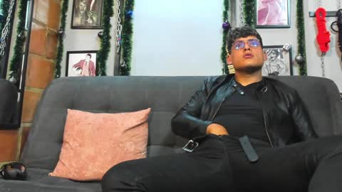 Snapshot of dom2travelers_sm chatting on 5, 1, 2025 Diego Castell online show from 5, 1, 2025